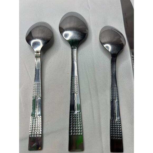 Chic by J A Henckels Zwilling 2 Knives 2 Spoons 1 Teaspoon 2 Forks Replacement - Picture 10 of 11